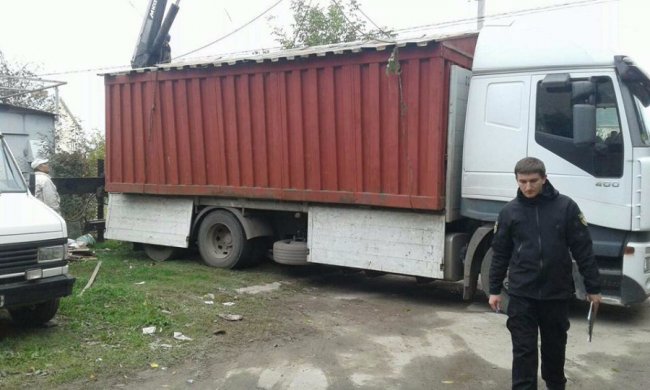 Луцькі муніципали знесли «незаконні» гаражі