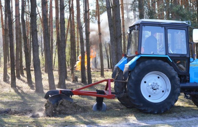 Як працювали разом волинські лісівники і рятувальники на протипожежних навчаннях. ФОТО, ВІДЕО