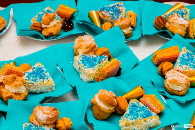 Бенкет, лімузини та королівські наряди: у Луцьку організували  свято для людей з інвалідністю. ФОТО