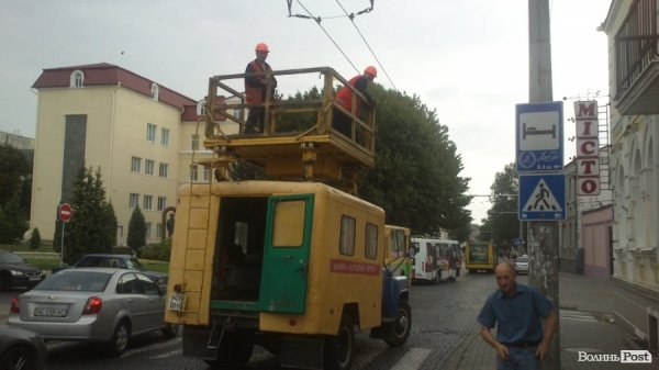 У центрі Луцька – величезний затор. ФОТО