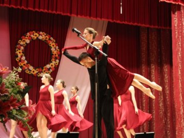 Нововолинці відзначили концертом День матері. ФОТО