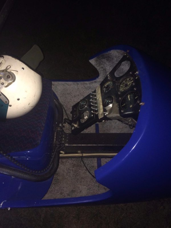 На Волині поблизу кордону виявили осіб з мотодельтапланом. ФОТО