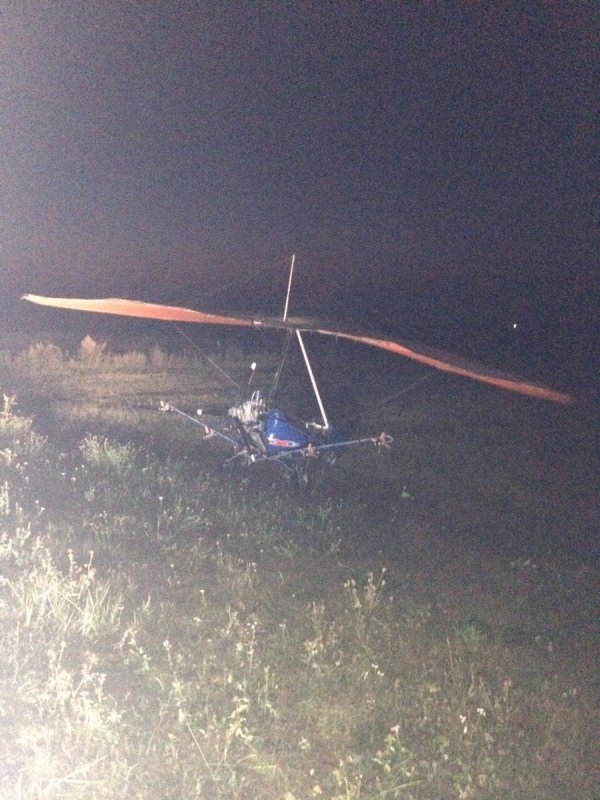 На Волині поблизу кордону виявили осіб з мотодельтапланом. ФОТО