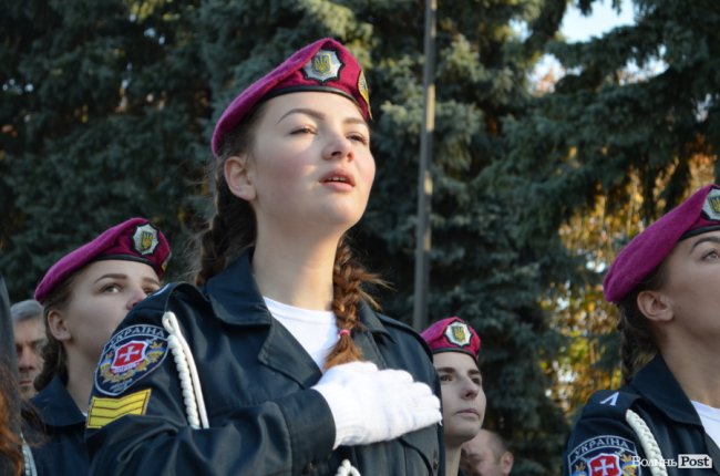 Майбутні правоохоронці: у Луцьку посвятили в ліцеїсти 75 юнаків та дівчат. ФОТО