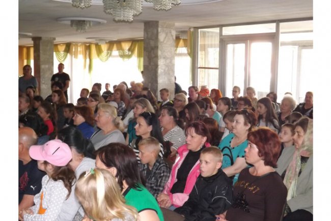 Луцьким родинам, які опинились у складних життєвих обставинах, вручили продуктові набори