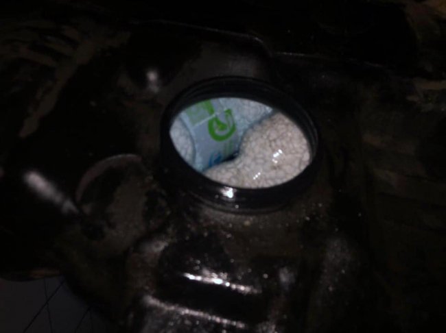 На волинській митниці в авто знайшли понад 20 кілограм контрабандних пігулок. ФОТО