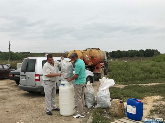 У Брищі провели експеримент зі «з’їдання» сміття . ФОТО