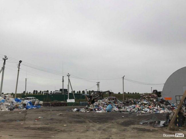 У Брищі провели експеримент зі «з’їдання» сміття . ФОТО