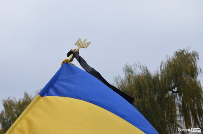 «Він захищав не лише свою сім‘ю»: у Луцьку попрощалися з Героєм. ФОТОРЕПОРТАЖ