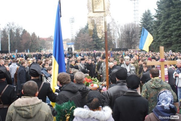 У Луцьку поховали Героя Майдану. ФОТО