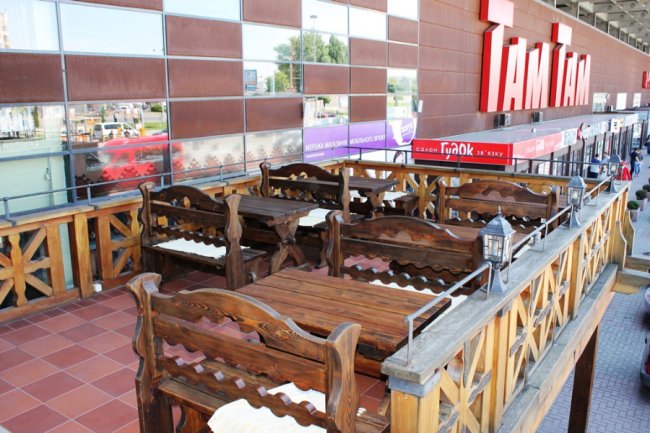 Луцька «Брама» відкрила літню терасу*