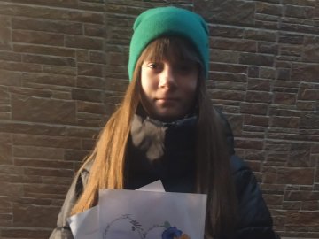Школярка з Волині віддала на ЗСУ гроші, які їй подарували на день народження