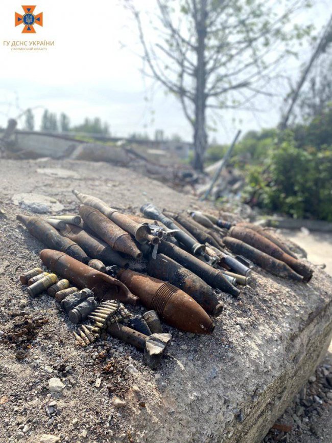 Волинські піротехніки продовжують розміновувати Донеччину. ФОТО