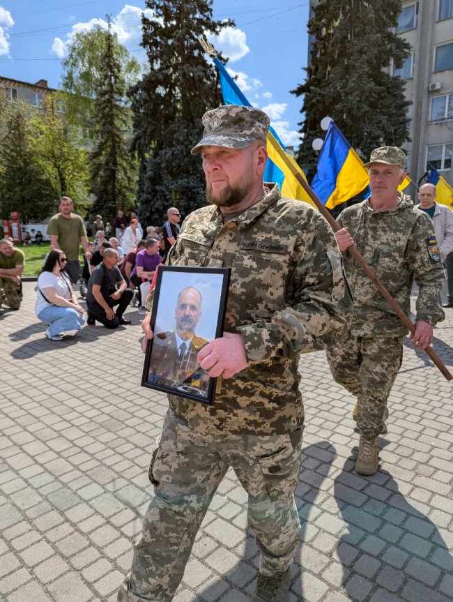 На Волині попрощалися із загиблим Героєм  Володимиром Котиком у день його народження