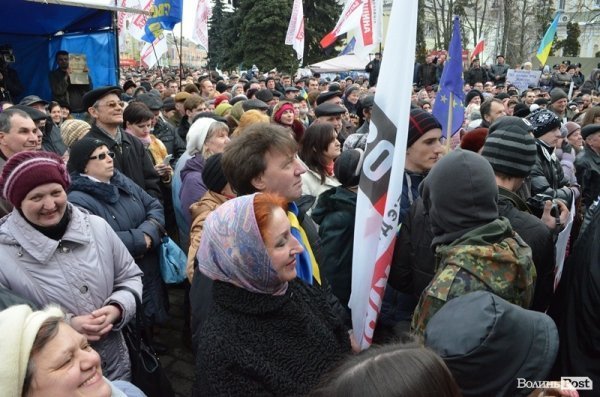 Майдан у Луцьку: Віче і хода на ДПЗ. ФОТО