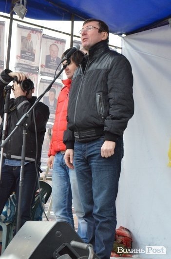 Майдан у Луцьку: Віче і хода на ДПЗ. ФОТО