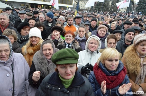 Майдан у Луцьку: Віче і хода на ДПЗ. ФОТО
