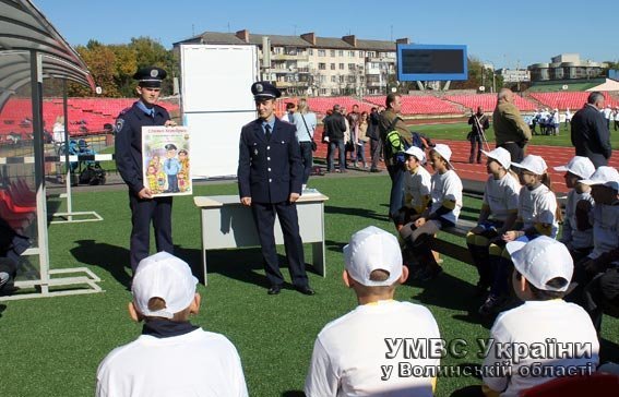 Правоохоронці популяризували здоровий спосіб життя серед луцьких школярів. ФОТО. ВІДЕО