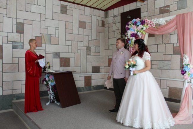 День магічних дев’яток: у місті на Волині одружилися 5 пар