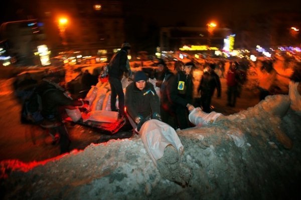 Нові барикади Євромайдану. ФОТО