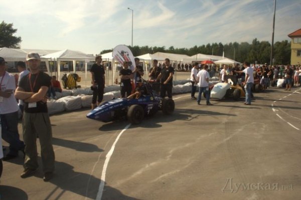 Українські студенти змайстрували гоночний спорткар. ФОТО