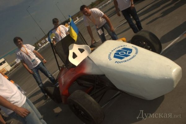Українські студенти змайстрували гоночний спорткар. ФОТО