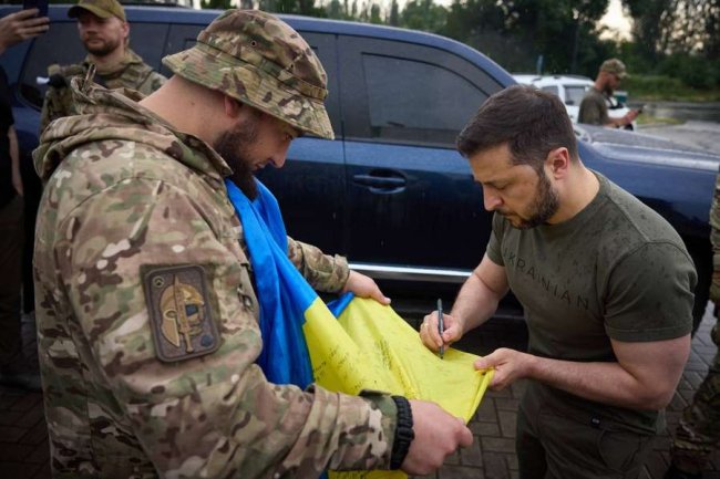 Зеленський повідомив про просування ЗСУ на всіх напрямках фронту. ФОТО
