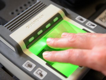 В Україні активізувалися шахраї, які пропонують «спрощене» оформлення біометричних паспортів