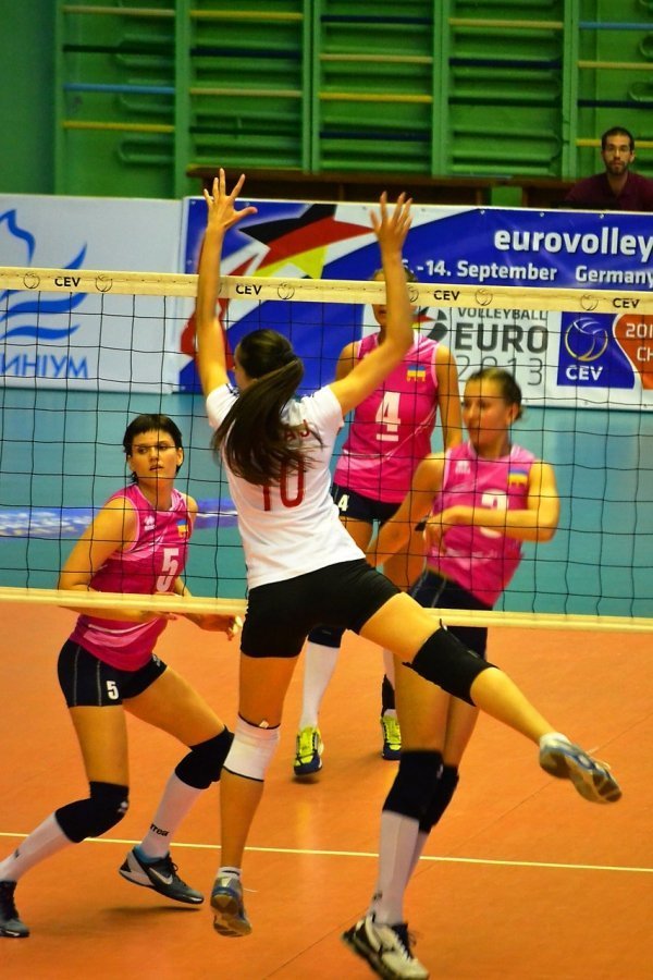 «Суперволейбол» у Луцьку: Україна розгромила Албанію і Молдову