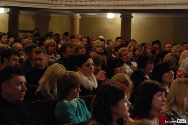 На День закоханих бізнесменам Луцька «подарували» «батіг і пряник». ФОТО