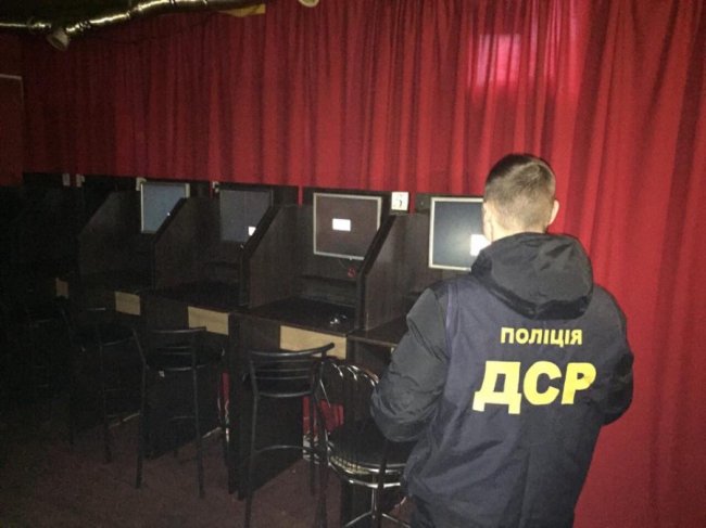 У Луцьку та в Маневичах викрили підпільні казино. ФОТО