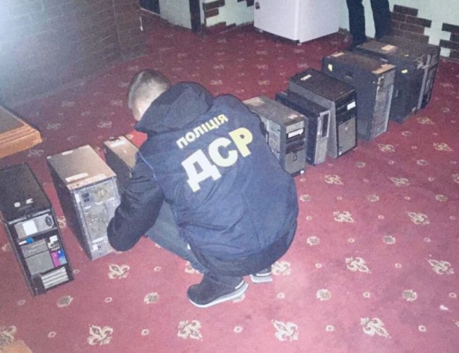 У Луцьку та в Маневичах викрили підпільні казино. ФОТО