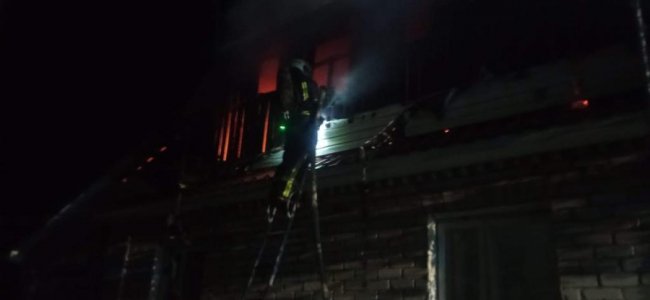 На Волині горіли два житлові будинки та господарська споруда