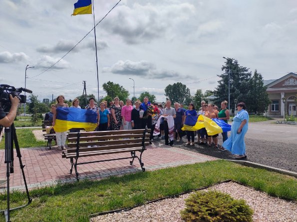 У рідному селі на Волині після трьох років полону зустріли 24-річного воїна. ВІДЕО