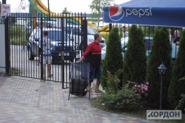 У Світязі побилась п’яна молодь: нападниця залишилась без зубів. ФОТО