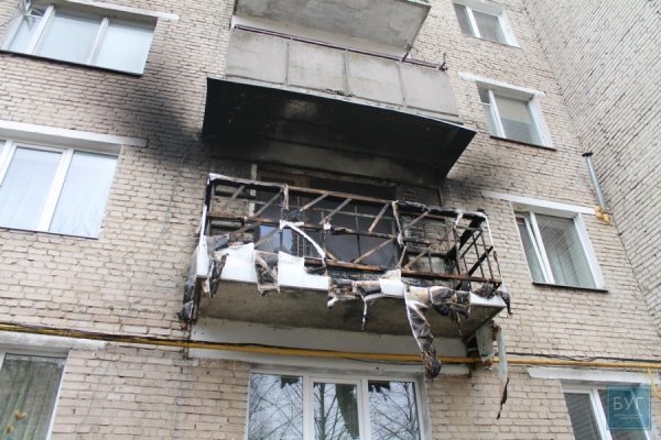 На Волині - пожежа: у багатоквартирному будинку згорів балкон. ФОТО