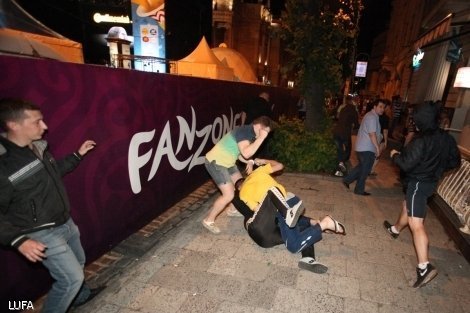 Росіяни на «Євро-2012» побилися з українцями і поляками 