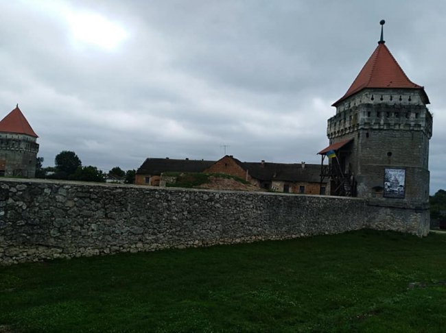 Волинська журналістка за 2 дні об'їздила 6 замків. ФОТО