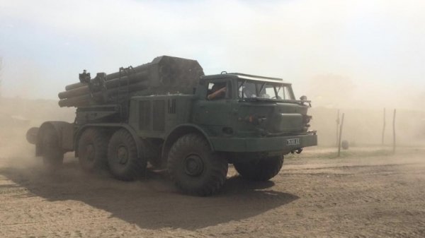 На Донбас звезли важку військову техніку. ФОТО