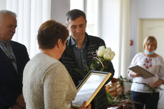 До Дня вчителя нагородили освітян у Луцькому районі. ФОТО