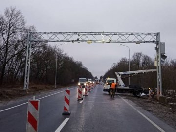 На Волині уже тестують систему для зважування вантажівок під час руху. ФОТО