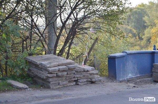У Луцьку ремонтують міст за півмільйона. ФОТО