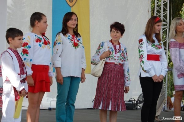 Акція «Українська вишиванка» у Луцьку. ФОТО