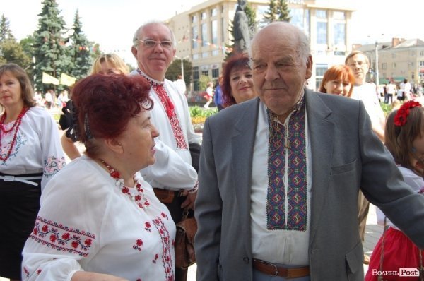 Акція «Українська вишиванка» у Луцьку. ФОТО