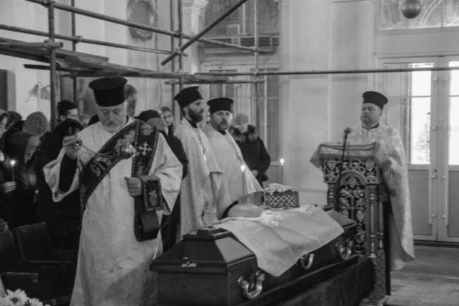 Лучани провели в останню путь Захисника Юрія Волошина