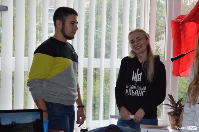 Пластилін, поп-корн та ЗавтраMan: як у Луцьку «продавали» громадські організації