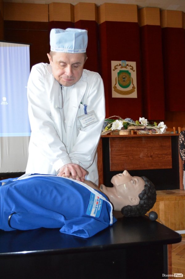 Як у Луцьку жінок вчать рятувати людей на війні. ФОТО