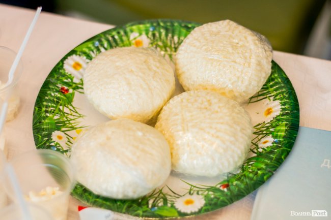 Акцент – на натуральності: у Луцьку презентували сир від «УгринівМолоко»*