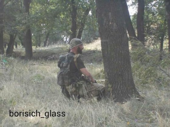 У Шахтарську бойовики фотографуються на фоні мертвих українських військових. ФОТО. ВІДЕО