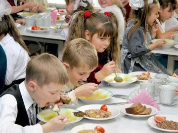 Скільки у Луцьку платитимуть за харчування у дитсадках та хто у школі їстиме безкоштовно